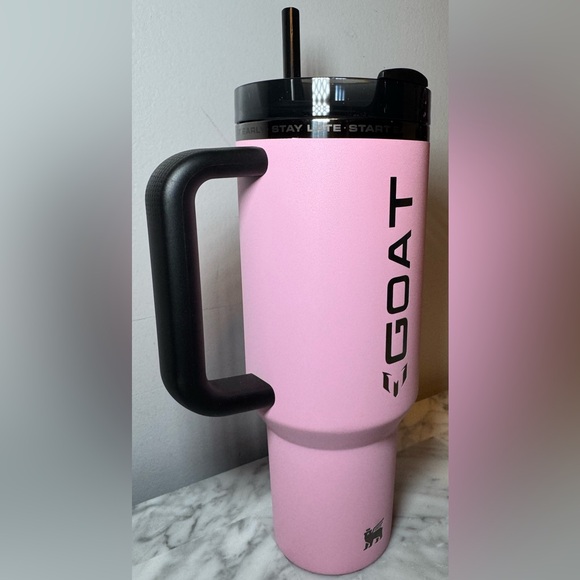 ✨🆕 The Messi Goat Pink X Stanley 40 oz Stainless Steel H2.0 Tumbler - Picture 3 of 7